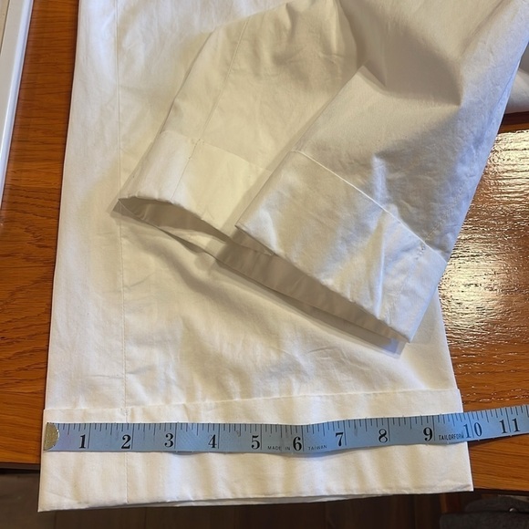 Airfield EU 36 white cuffed capris with faux pockets and embroidery on back - Picture 10 of 11